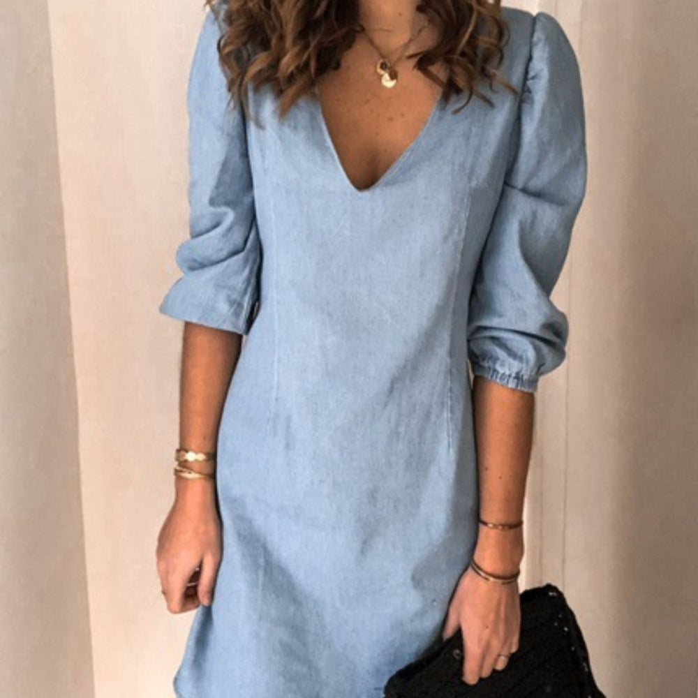 
                      
                        Full Size V-Neck Half Sleeve Denim Dress
                      
                    